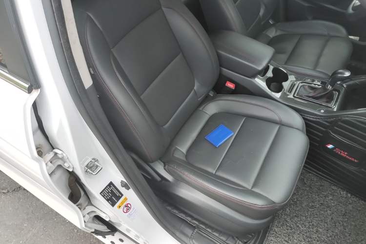 Used CHANGAN CS75 2017 Shangkui Edition 1.5T Automatic Fengxiang Model Right Front Seat
