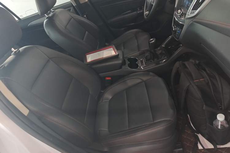 Used CHANGAN CS75 2017 Shangkui Edition 1.5T Manual Fengxiang Model Right Front Seat