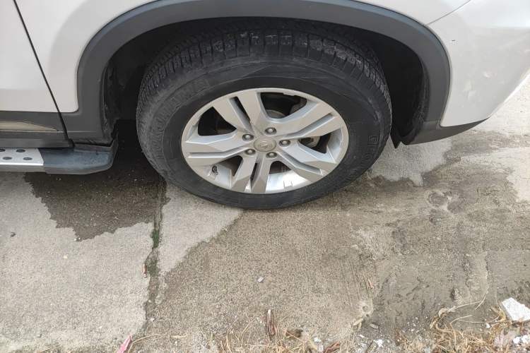 Used CHANGAN CS75 2017 Shangkui Edition 1.5T Manual Fengxiang Model Right Front Wheel Hub