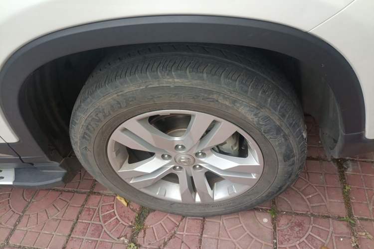 Used CHANGAN CS75 2017 Shangkui Edition 1.5T Automatic Fengxiang Model Right Front Wheel Hub