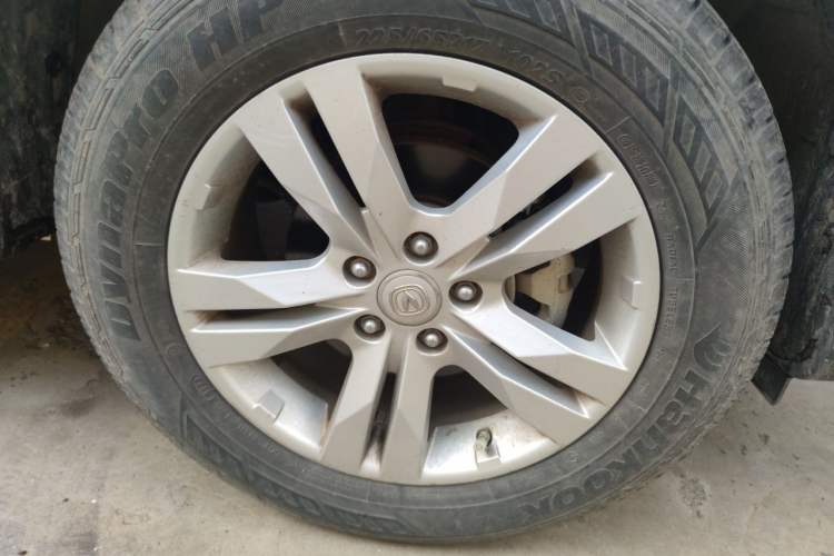 Used CHANGAN CS75 2017 Shangkui Edition 1.5T Manual Enjoyment Model Right Front Wheel Hub