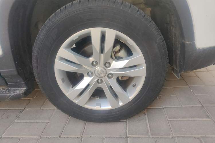Used CHANGAN CS75 2017 Shangkui Edition 1.5T Automatic Fengyue Model Right Front Wheel Hub
