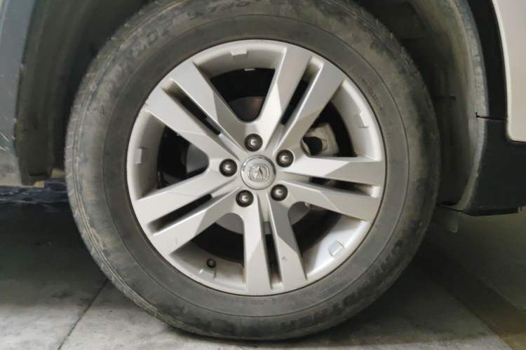 Used CHANGAN CS75 2017 Shangku Edition 1.5T Manual ZhiXiang Model Right Front Wheel Hub