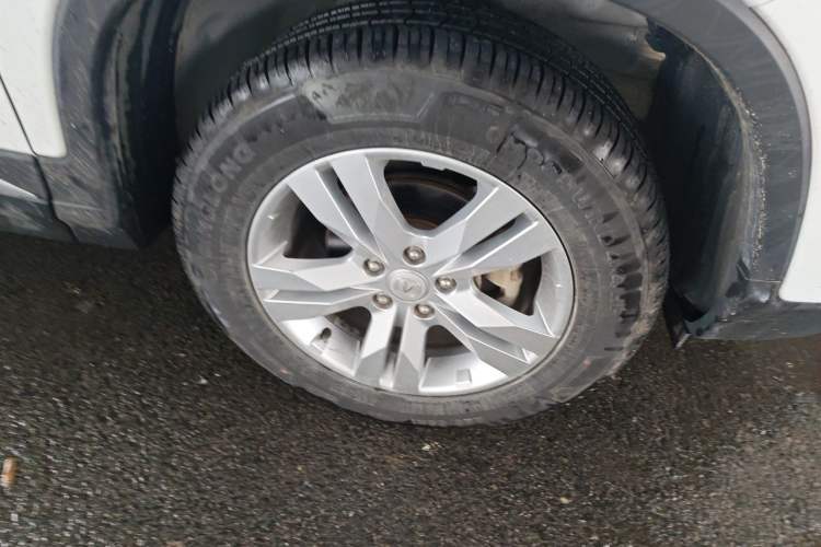 Used CHANGAN CS75 2017 Shangku Edition 1.5T Manual ZhiXiang Model Right Front Wheel Hub