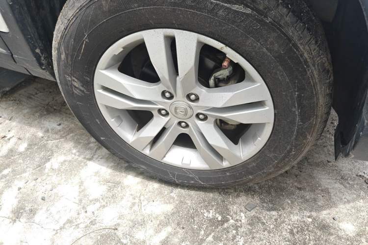 Used CHANGAN CS75 2017 Shangkui Edition 1.5T Automatic Fengxiang Model Right Front Wheel Hub