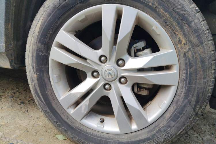 Used CHANGAN CS75 2017 Shangku Edition 1.5T Manual ZhiXiang Model Right Front Wheel Hub
