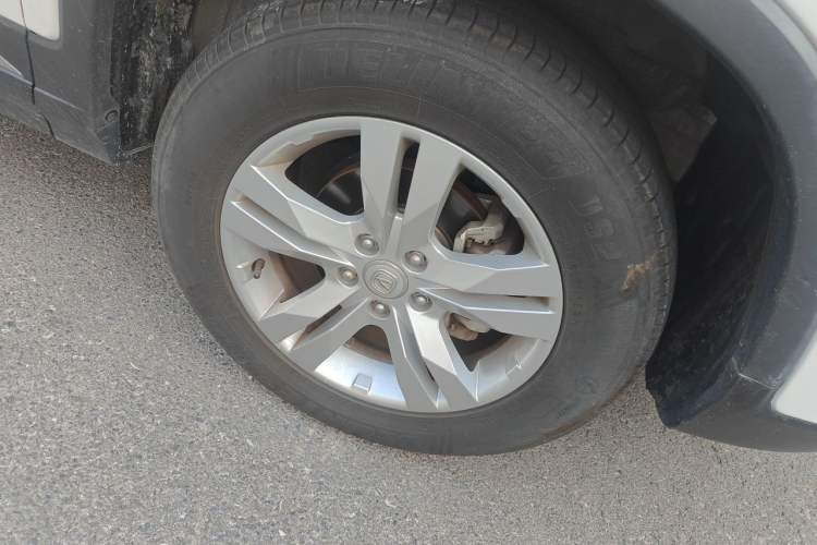 Used CHANGAN CS75 2017 Shangku Edition 1.5T Manual ZhiXiang Model Right Front Wheel Hub