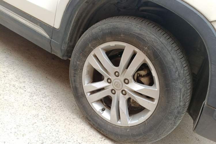 Used CHANGAN CS75 2017 Shangkui Edition 1.5T Automatic Fengxiang Model Right Front Wheel Hub
