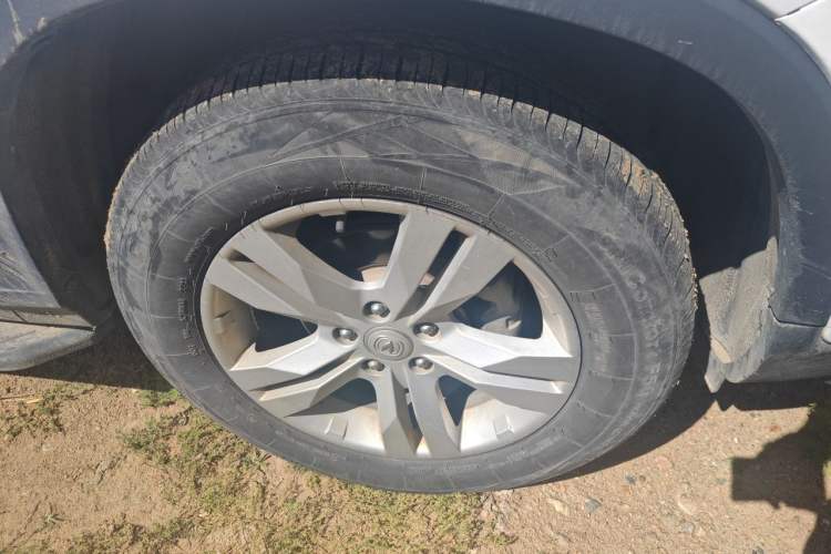 Used CHANGAN CS75 2017 Shangkui Edition 1.5T Automatic Fengxiang Model Right Front Wheel Hub