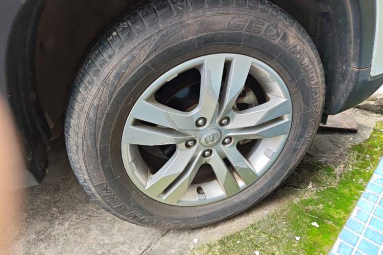 Used CHANGAN CS75 2017 Shangkui Edition 1.5T Manual Enjoyment Model Right Front Wheel Hub