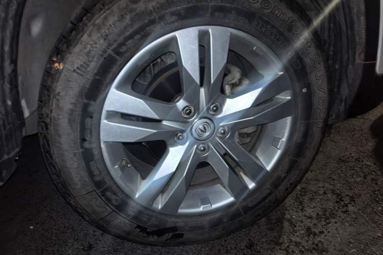 Used CHANGAN CS75 2017 Shangkui Edition 1.5T Manual Fengxiang Model Right Front Wheel Hub
