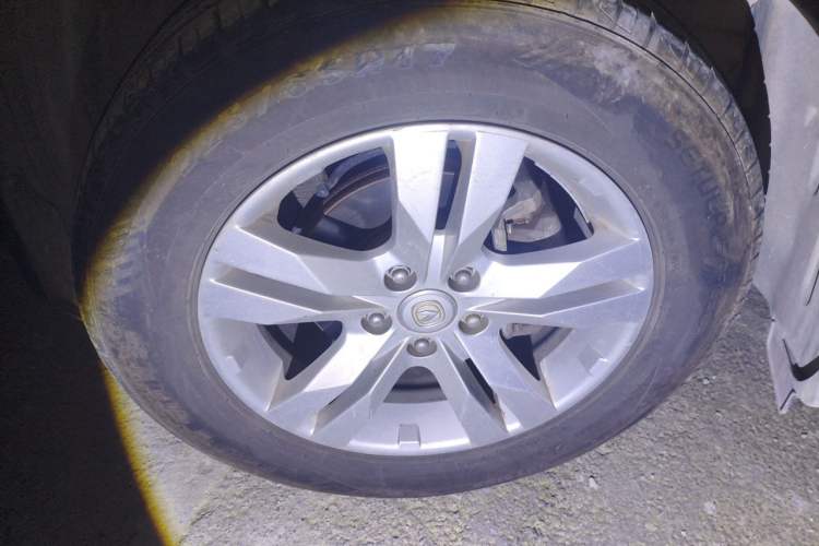 Used CHANGAN CS75 2017 Shangku Edition 1.5T Manual ZhiXiang Model Right Front Wheel Hub