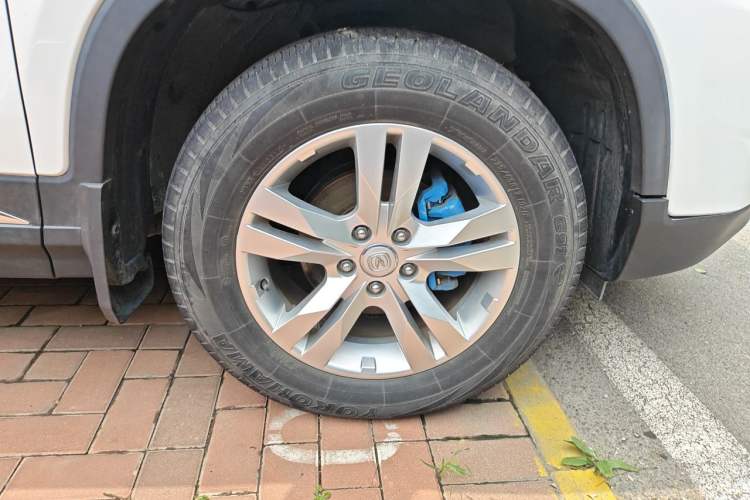 Used CHANGAN CS75 2017 Shangkui Edition 1.5T Automatic Fengxiang Model Right Front Wheel Hub