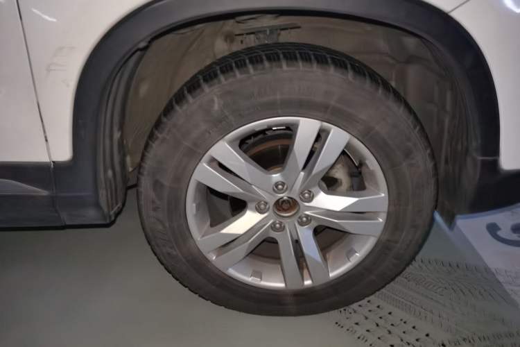 Used CHANGAN CS75 2017 Shangkui Edition 1.5T Automatic Fengxiang Model Right Front Wheel Hub