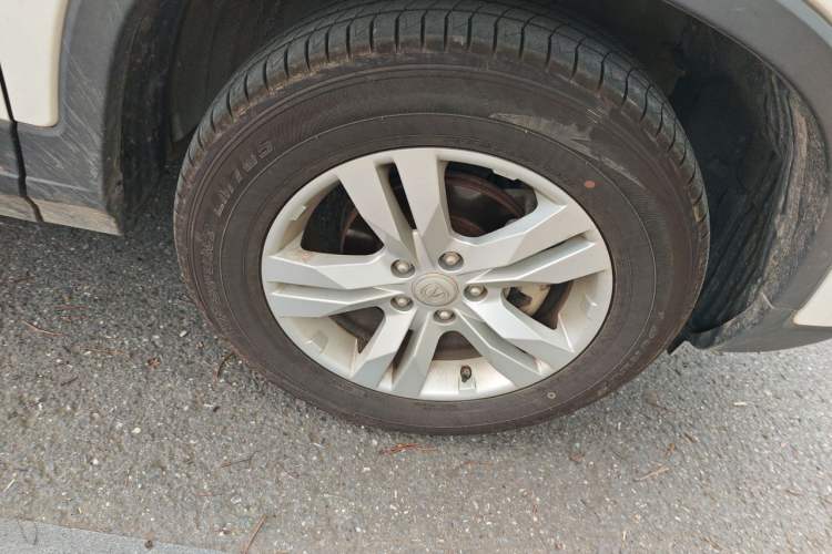 Used CHANGAN CS75 2017 Shangkui Edition 1.5T Manual Fengxiang Model Right Front Wheel Hub