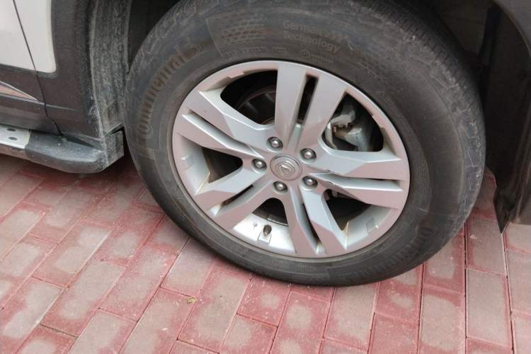 Used CHANGAN CS75 2017 Shangkui Edition 1.5T Automatic Fengxiang Model Right Front Wheel Hub