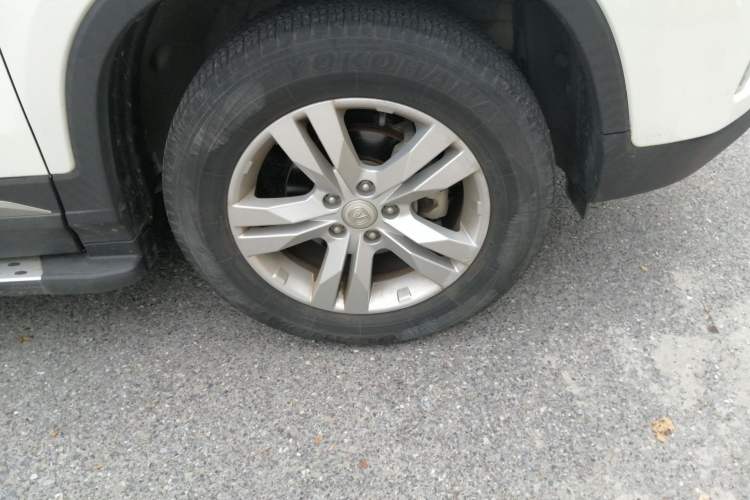 Used CHANGAN CS75 2017 Shangkui Edition 1.5T Automatic Fengxiang Model Right Front Wheel Hub