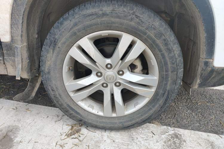 Used CHANGAN CS75 2017 Shangkui Edition 1.5T Manual Fengxiang Model Right Front Wheel Hub