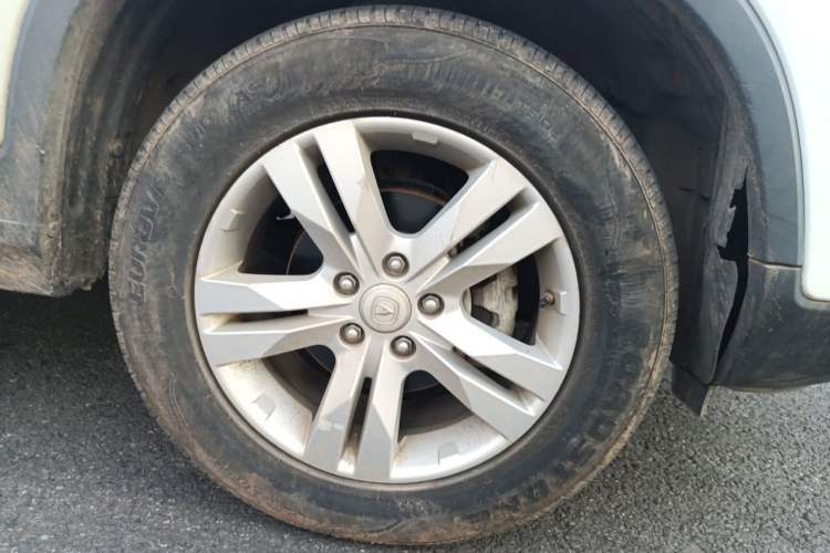 Used CHANGAN CS75 2017 Shangkui Edition 1.5T Automatic Fengyue Model Right Front Wheel Hub