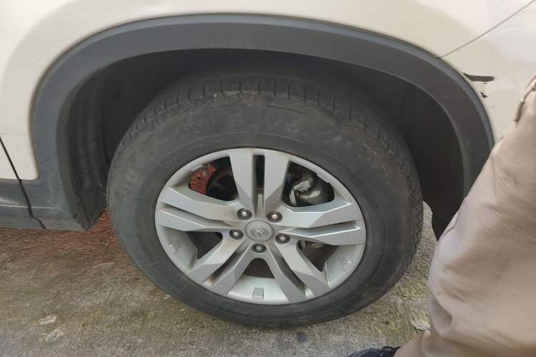 Used CHANGAN CS75 2017 Shangkui Edition 1.5T Automatic Fengxiang Model Right Front Wheel Hub