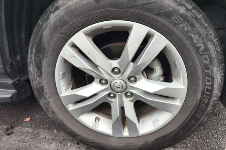 Used CHANGAN CS75 2017 Shangkui Edition 1.5T Automatic Fengxiang Model Right Front Wheel Hub