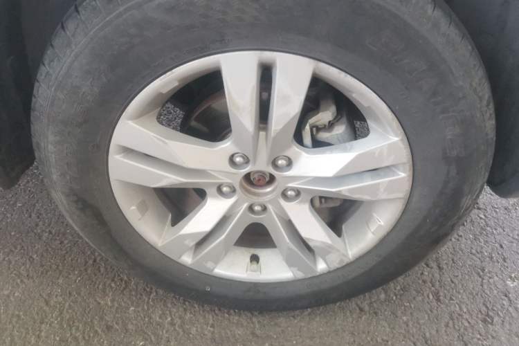 Used CHANGAN CS75 2017 Shangkui Edition 1.5T Automatic Fengxiang Model Right Front Wheel Hub