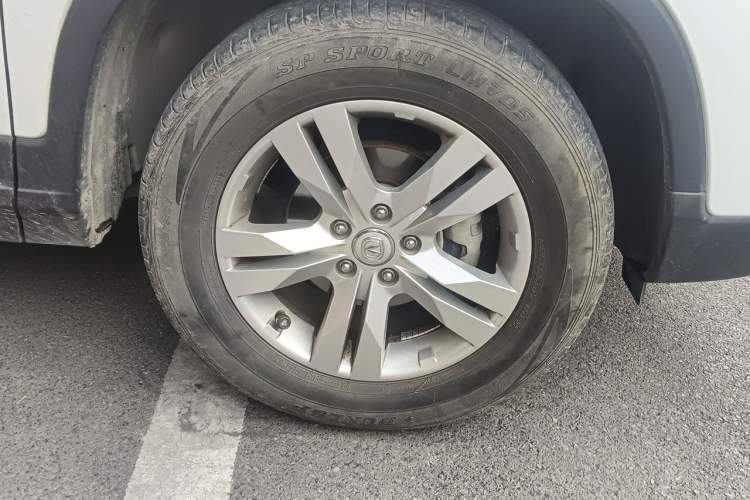 Used CHANGAN CS75 2017 Shangkui Edition 1.5T Automatic Fengxiang Model Right Front Wheel Hub