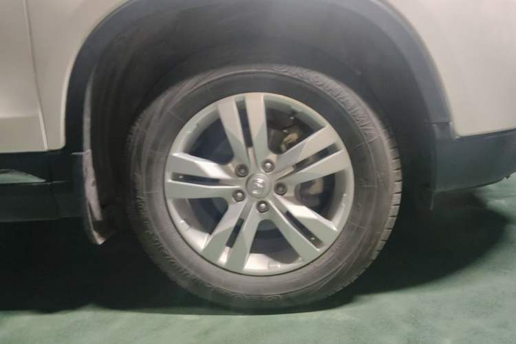 Used CHANGAN CS75 2017 Shangkui Edition 1.5T Automatic Fengxiang Model Right Front Wheel Hub