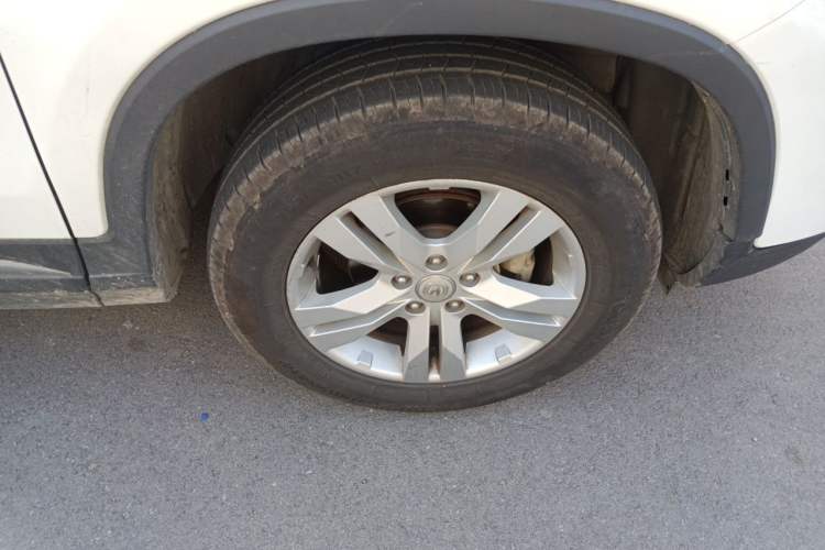 Used CHANGAN CS75 2017 Shangkui Edition 1.5T Automatic Fengxiang Model Right Front Wheel Hub