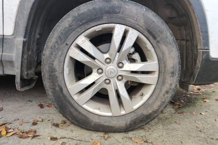 Used CHANGAN CS75 2017 Shangkui Edition 1.5T Manual Enjoyment Model Right Front Wheel Hub