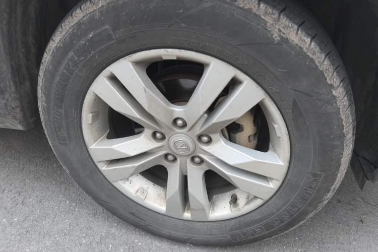Used CHANGAN CS75 2017 Shangkui Edition 1.5T Automatic Fengxiang Model Right Front Wheel Hub