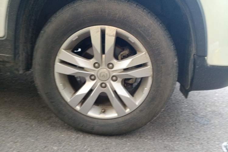 Used CHANGAN CS75 2017 Shangkui Edition 1.5T Automatic Fengyue Model Right Front Wheel Hub