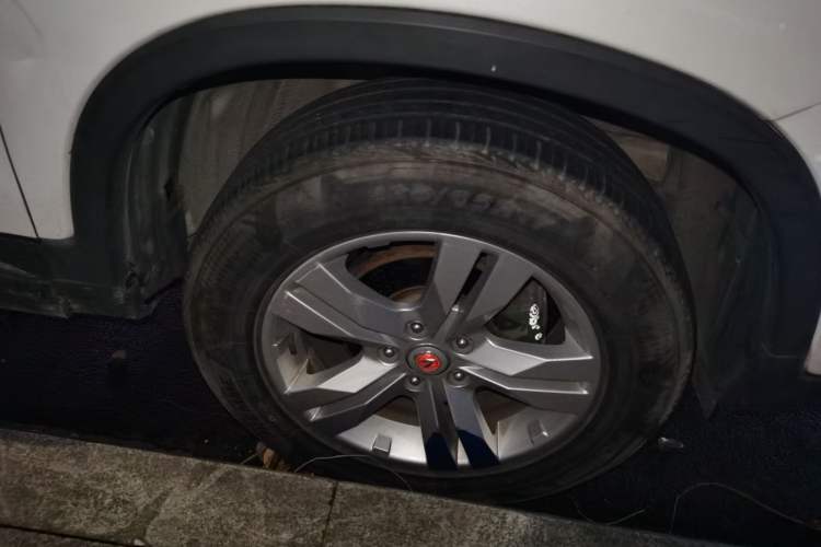 Used CHANGAN CS75 2017 Shangku Edition 1.5T Manual ZhiXiang Model Right Front Wheel Hub