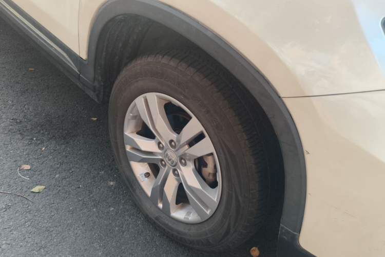 Used CHANGAN CS75 2017 Shangkui Edition 1.5T Automatic Fengxiang Model Right Front Wheel Hub