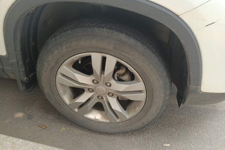 Used CHANGAN CS75 2017 Shangkui Edition 1.5T Manual Fengxiang Model Right Front Wheel Hub