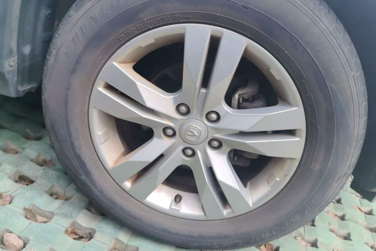 Used CHANGAN CS75 2017 Shangkui Edition 1.5T Automatic Fengxiang Model Right Front Wheel Hub