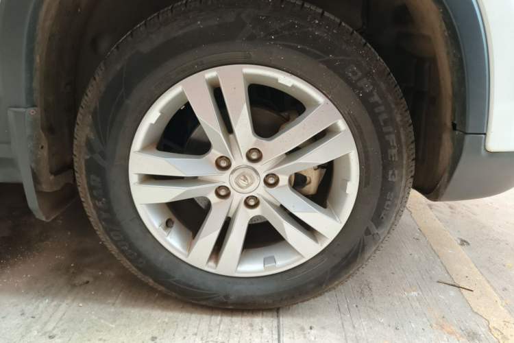 Used CHANGAN CS75 2017 Shangkui Edition 1.5T Manual Enjoyment Model Right Front Wheel Hub