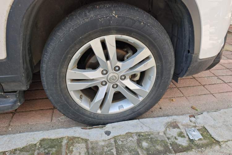 Used CHANGAN CS75 2017 Shangkui Edition 1.5T Automatic Fengyue Model Right Front Wheel Hub