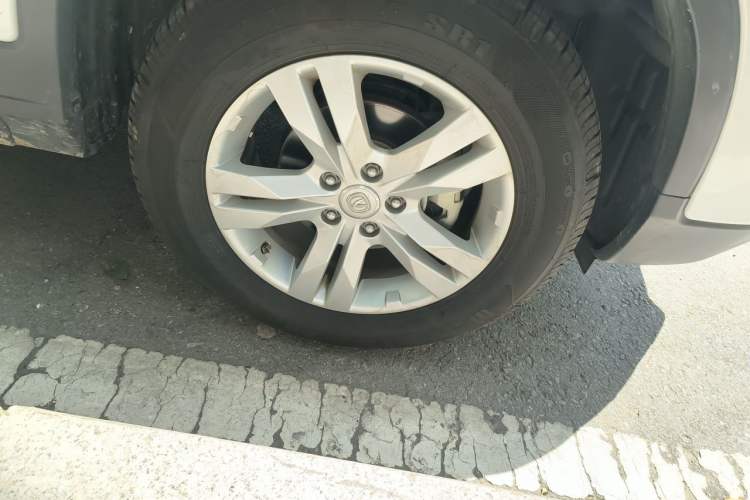 Used CHANGAN CS75 2017 Shangkui Edition 1.5T Manual Fengxiang Model Right Front Wheel Hub