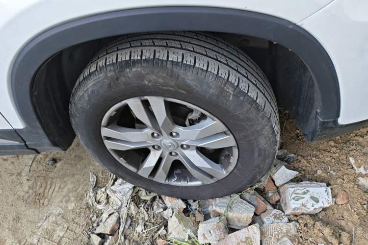 Used CHANGAN CS75 2017 Shangkui Edition 1.5T Manual Fengxiang Model Right Front Wheel Hub