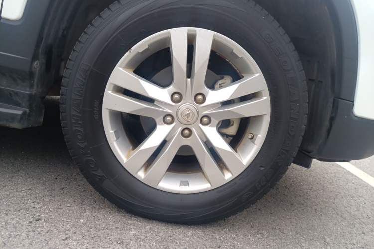 Used CHANGAN CS75 2017 Shangkui Edition 1.5T Manual Fengxiang Model Right Front Wheel Hub