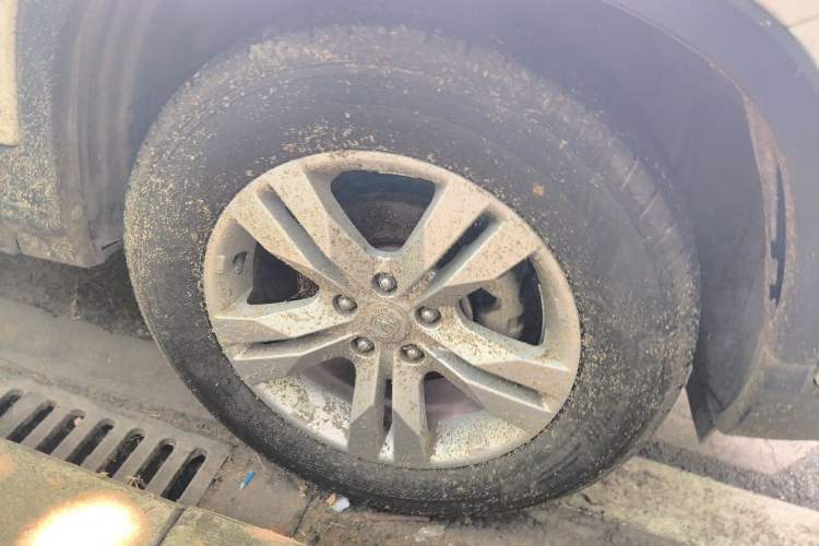 Used CHANGAN CS75 2017 Shangkui Edition 1.5T Automatic Fengxiang Model Right Front Wheel Hub