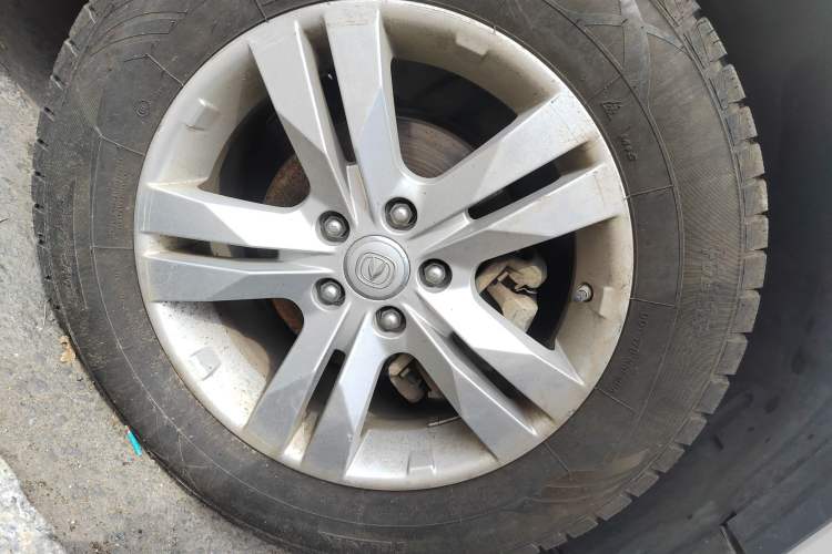 Used CHANGAN CS75 2017 Shangkui Edition 1.5T Manual Fengxiang Model Right Front Wheel Hub