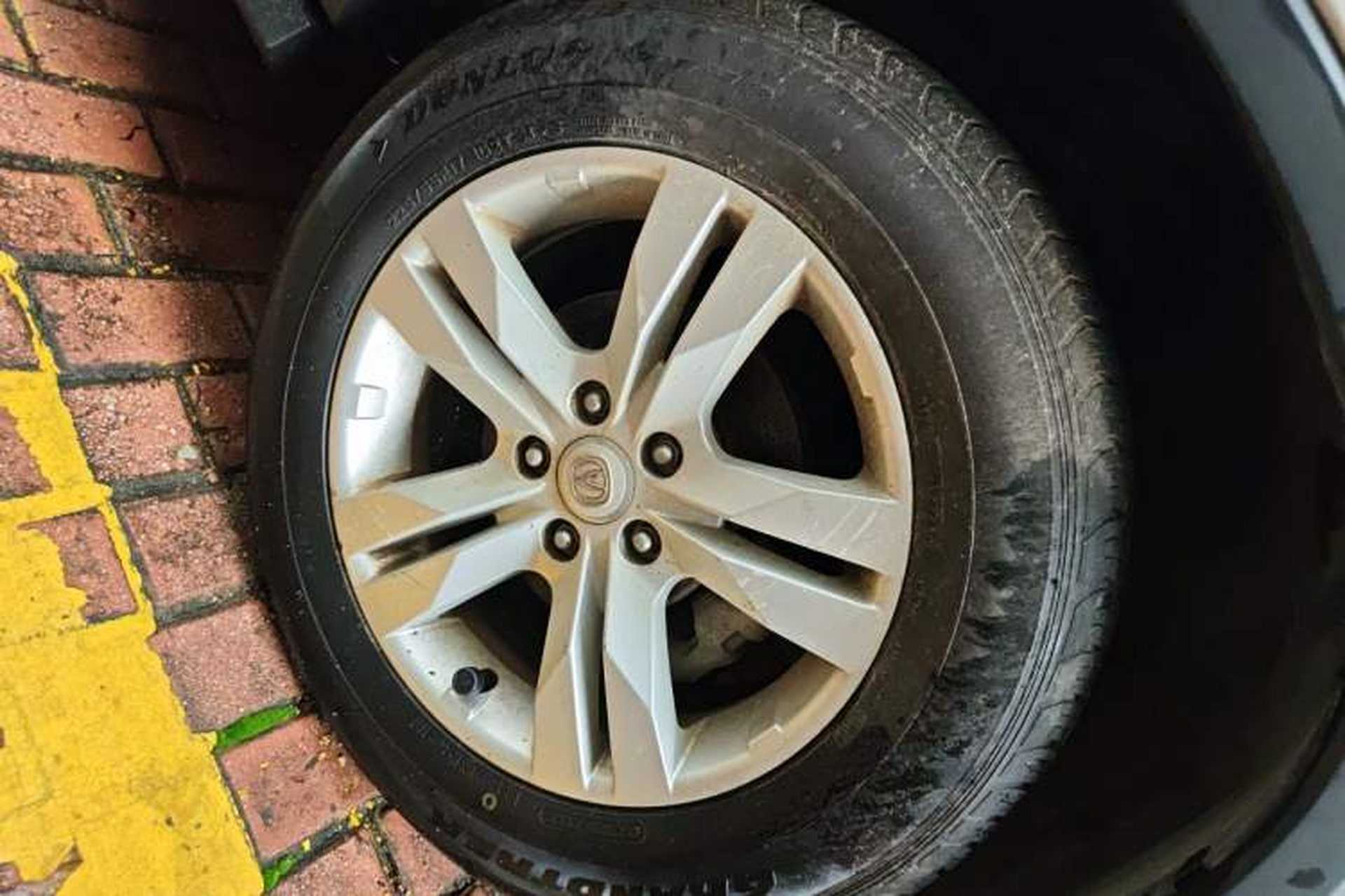 Used CHANGAN CS75 2017 Shangkui Edition 1.5T Automatic Fengxiang Model Right Front Wheel Hub