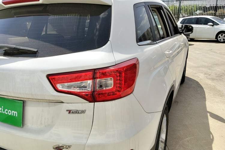Used CHANGAN CS75 2017 Shangkui Edition 1.5T Automatic Fengyue Model Right Rear Taillight
