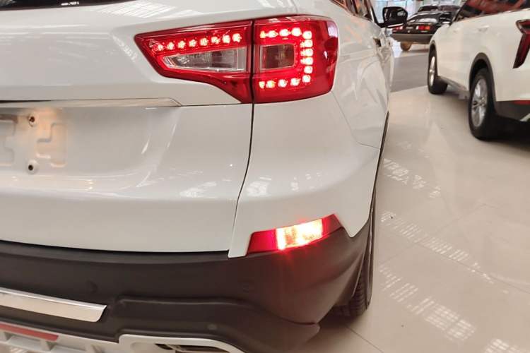 Used CHANGAN CS75 2017 Shangkui Edition 1.5T Automatic Fengxiang Model Right Rear Taillight