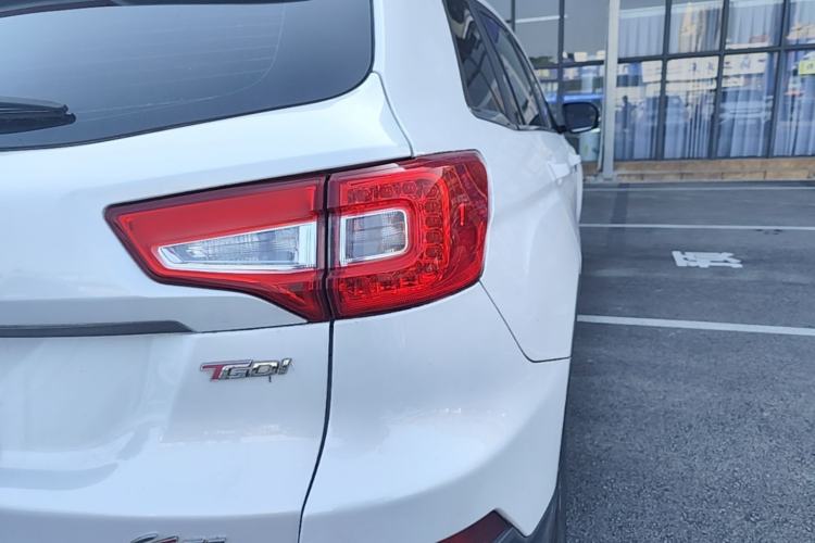 Used CHANGAN CS75 2017 Shangkui Edition 1.5T Manual Fengxiang Model Right Rear Taillight