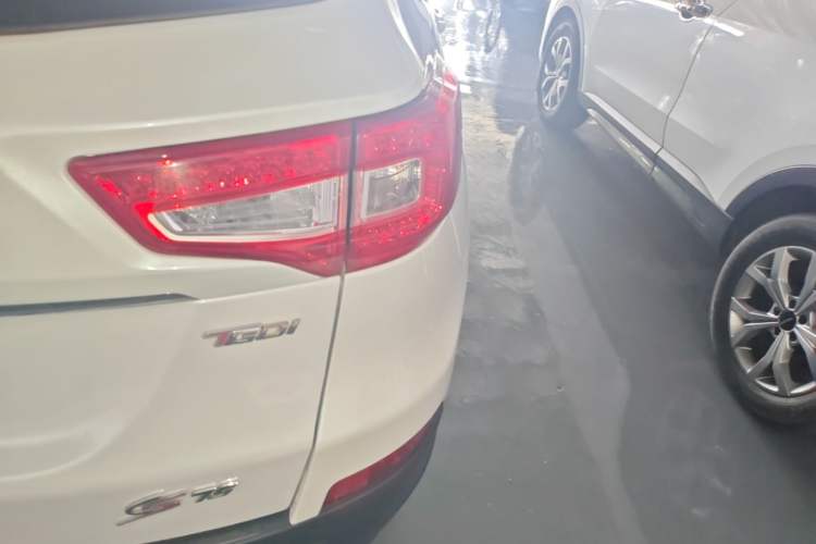 Used CHANGAN CS75 2017 Shangkui Edition 1.5T Manual Fengxiang Model Right Rear Taillight