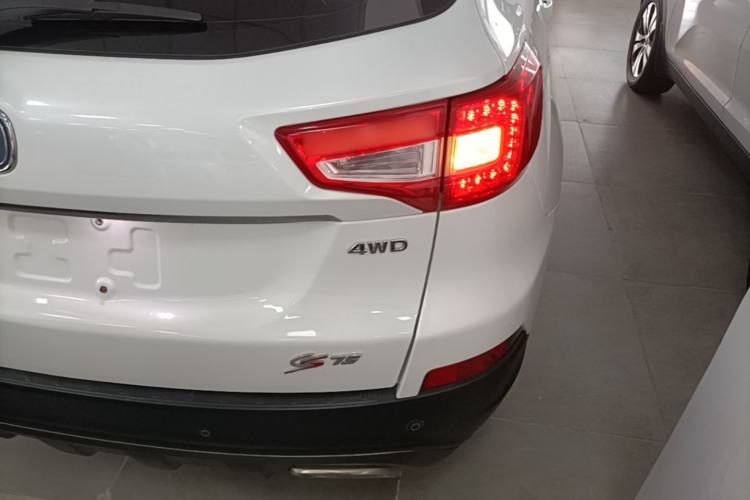 Used CHANGAN CS75 2017 Shangkui Edition 1.8T Automatic All-Wheel-Drive Elite Model Right Rear Taillight