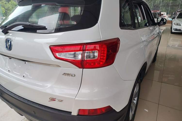 Used CHANGAN CS75 2017 Shangkui Edition 1.8T Automatic All-Wheel-Drive Luxury Model Right Rear Taillight